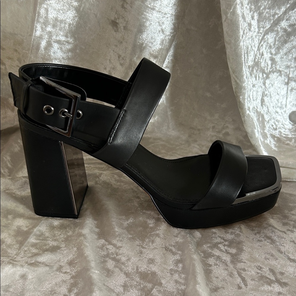 NWT DKNY LEATHER STRAP SANDALS GUNMETAL ACCENTS 11